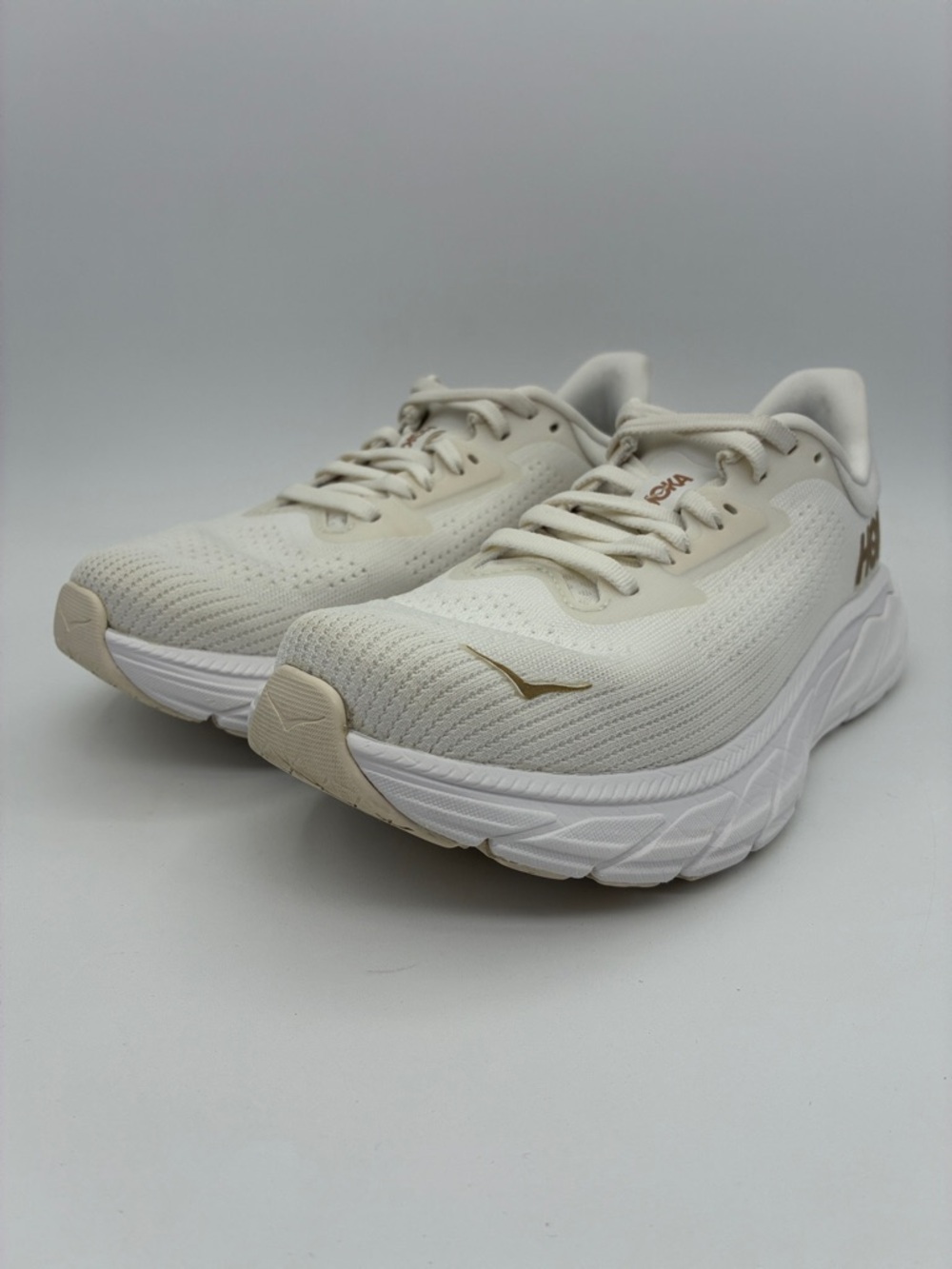 Hoka One One White Rose Gold Women's Arahi 7 Running Shoes   |  Size: 6B - Picture 9 of 16